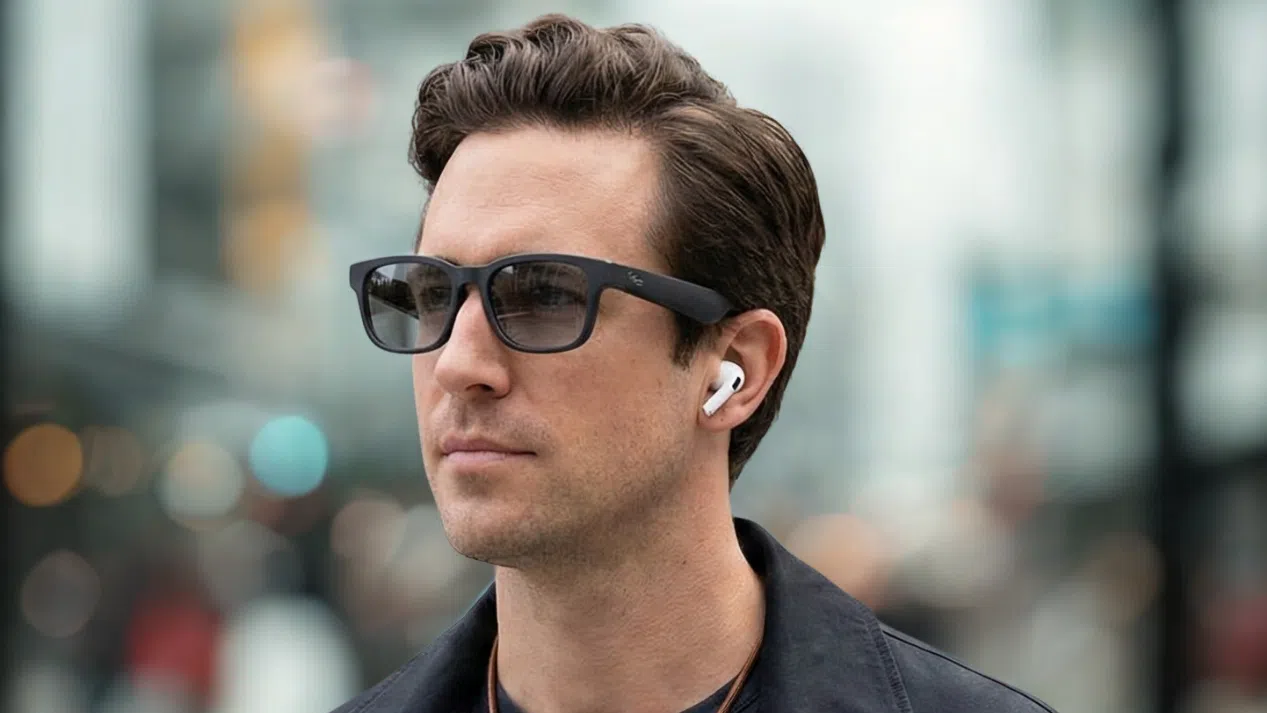 آبل تطور نظارات ذكية مدعومة بالذكاء الاصطناعي وAirPods بكاميرات وقلادة