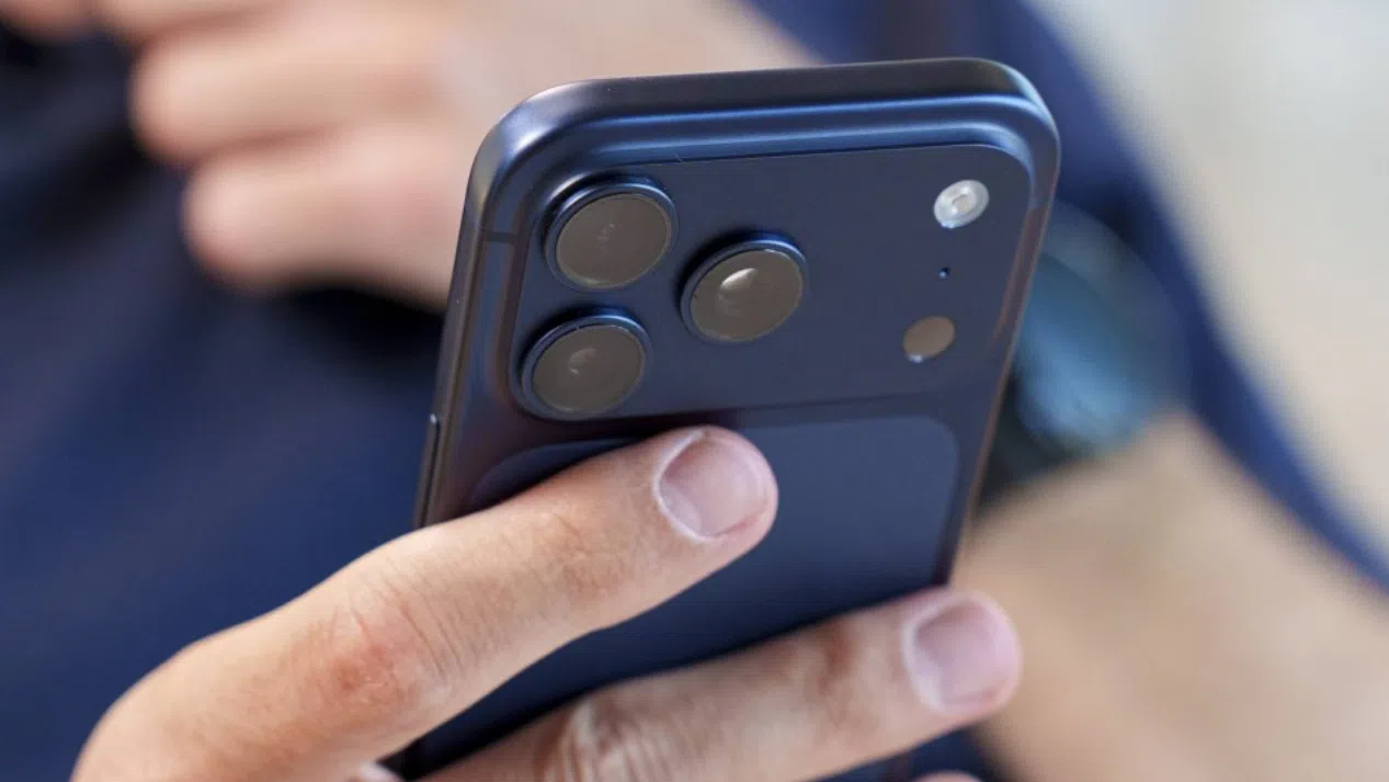 آبل قد تطلق نماذج iPhone 18 Pro بتقنية eSIM فقط في أوروبا