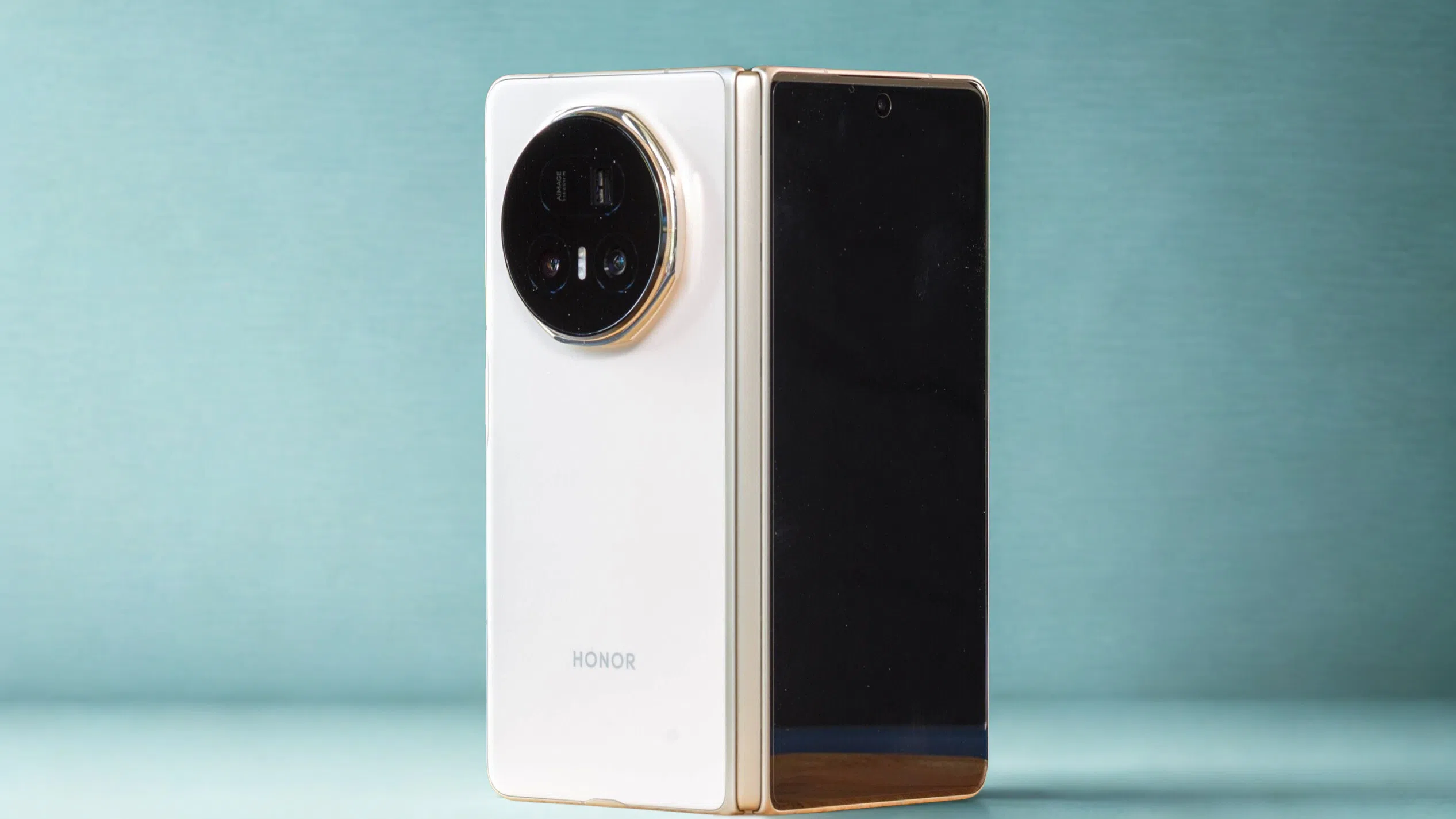 تسريبات: Honor Magic V6 سيأتي بأكبر بطارية في الهواتف القابلة للطي