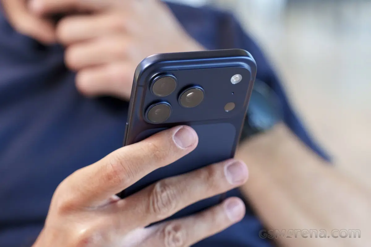 آبل قد تطلق نماذج iPhone 18 Pro بتقنية eSIM فقط في أوروبا