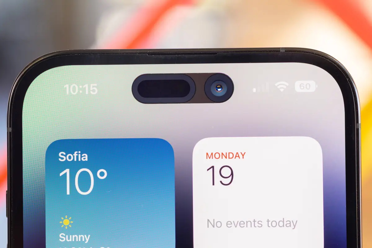 Apple Touchscreen MacBook Pro with OLED and Dynamic Island Leaked