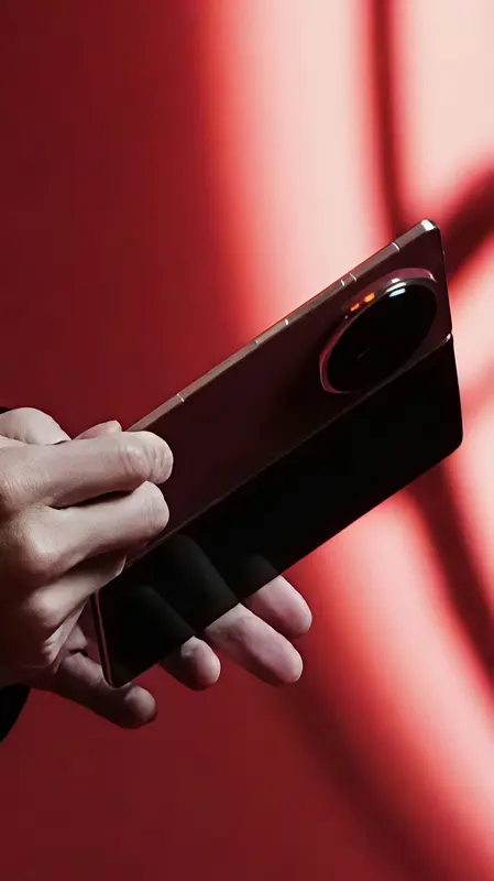 الشاشات تؤكد: Honor Magic V6 ببطاريتين مختلفتين وشحن 120W