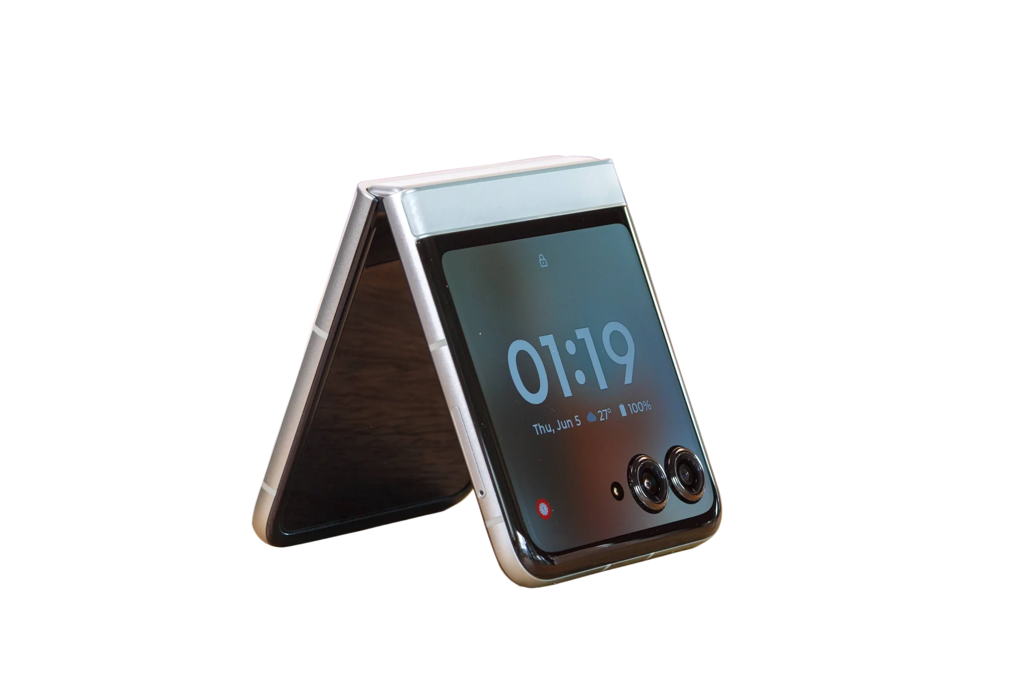 حصول هاتفي موتورولا Razr 70 و Razr 70 Ultra على شهادة الاعتماد