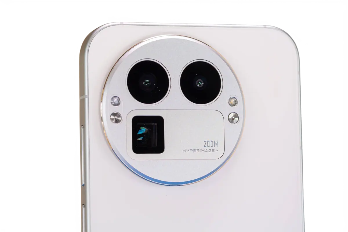 تسريبات Realme GT 9 Pro تشير إلى كاميرتين بدقة 200MP