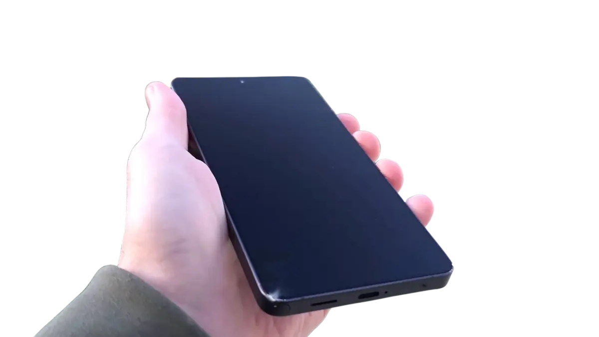 اختبار سقوط Samsung Galaxy S26 Ultra: الألمنيوم ضد التيتانيوم