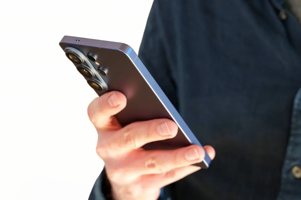 سامسونج تضيف قائمة التطبيقات المتوافقة مع الأقمار الصناعية