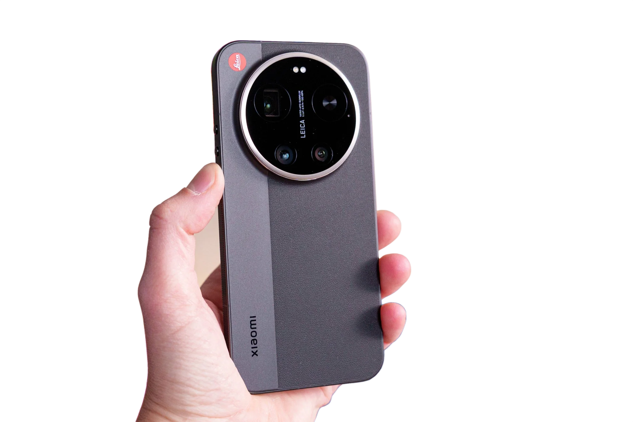 تسريب سعر وسعة بطارية شاومي 17 ألترا في أوروبا